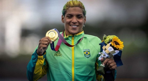Ao ganhar medalha de ouro, Ana Marcela Cunha garantiu uma marca hist&oacute;rica para o Brasil