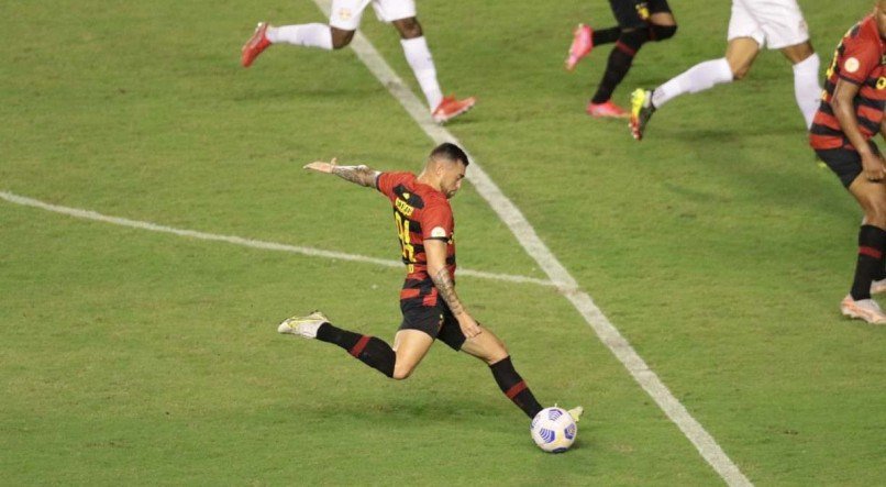 Paulinho Moccelin do Sport (PE), durante o jogo entre o Sport (PE) e o Red Bull Bragantino (CP). Partida valida pelo Campeonato Brasileiro S&eacute;rie A , realizada no est&aacute;dio da Ilha do Retiro, em Recife (PE),  neste domingo, 06 de agosto de 2021.