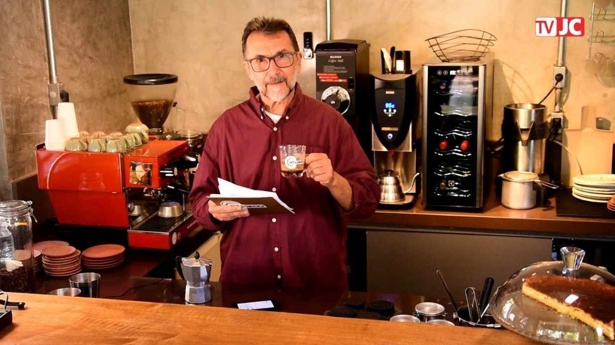 Aprenda a preparar um café especial em uma cafeteira moka, no Café & Conversa