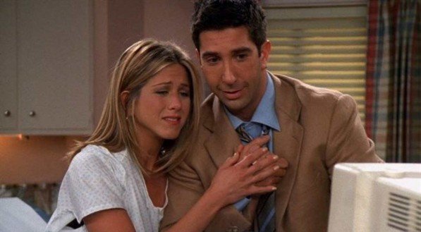 Jennifer Aniston e David Schwimmer como Rachel e Ross, em 'Friends'