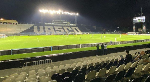 O est&aacute;dio de S&atilde;o Janu&aacute;rio &eacute; o palco do jogo entre Vasco x Ponte Preta pela S&eacute;rie B