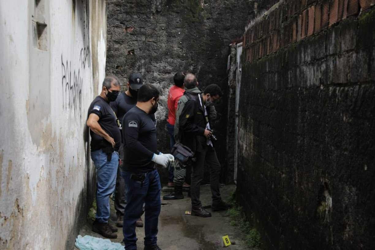 Falta de efetivo policial suficiente é um dos principais problemas para melhorar a taxa de resolução dos crimes em Pernambuco