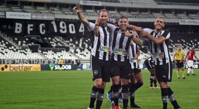 Botafogo est&aacute; em segundo lugar na S&eacute;rie B