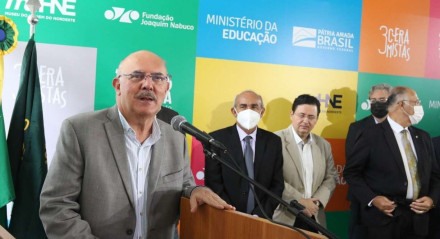 No aniversário de 172 anos de Joaquim Nabuco, a Fundaj reabre equipamentos, com a presença do Ministro da Educação, Milton Ribeiro.