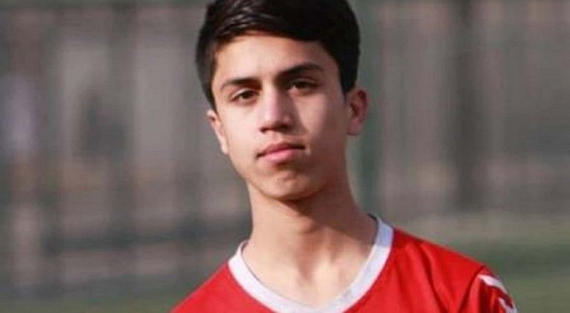  A v&iacute;tima &eacute; Zaki Anwari, de 19 anos, e &eacute; ex-jogador da sele&ccedil;&atilde;o de base do Afeganist&atilde;o.