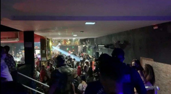 Procon interrompe show com mais de 800 pessoas em meio à pandemia, na Zona Norte do Recife