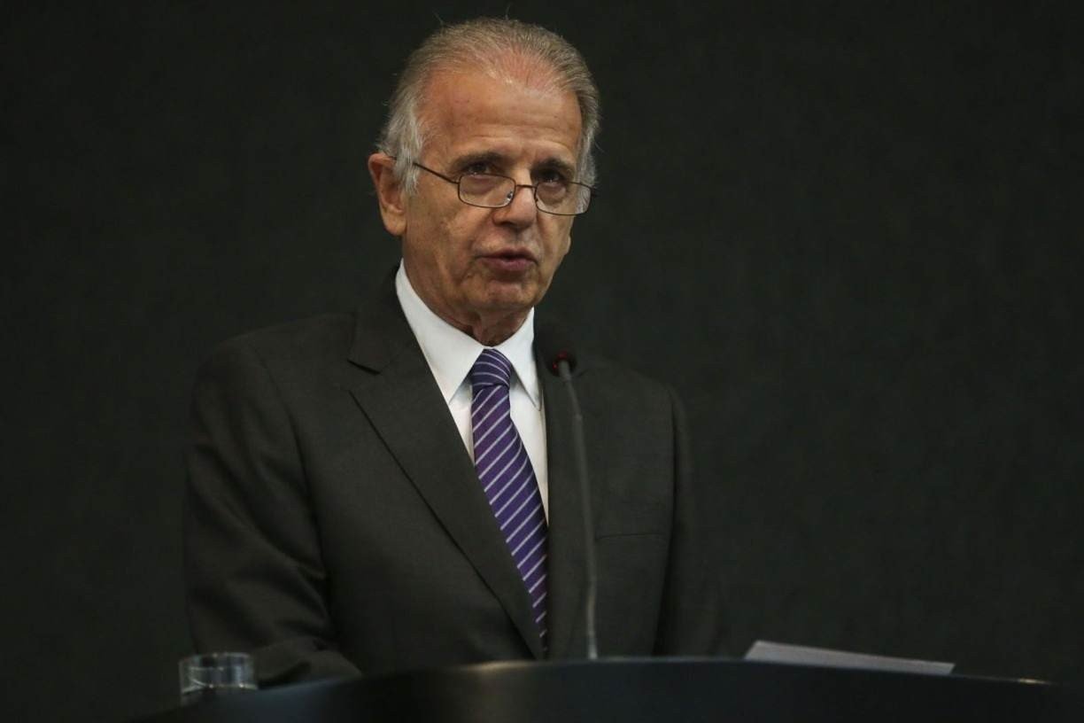 O ministro da Defesa, Jos&eacute; M&uacute;cio