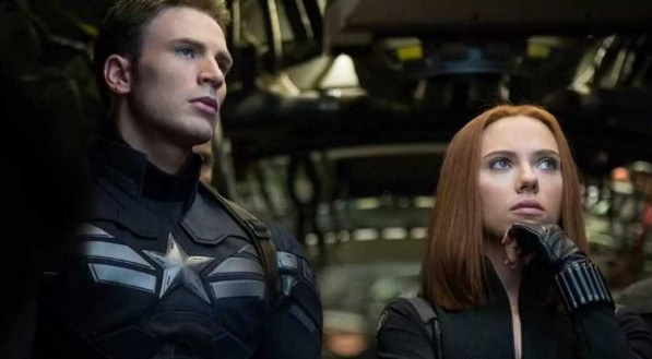 Astros da Marvel, Chris Evans e Scarlett Johansson irão estrelar novo filme juntos, diz site 