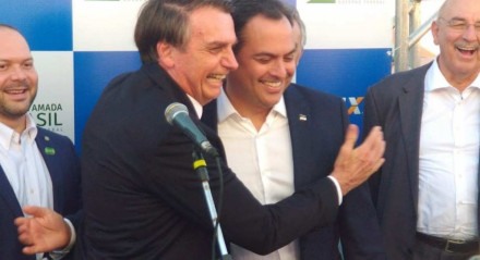 Bolsonaro e Paulo Câmara em 2019