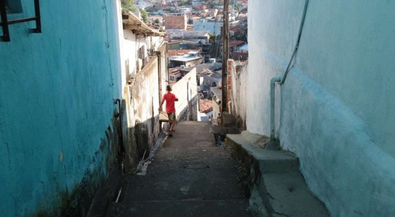 MANUTEN&Ccedil;&Atilde;O Recife prev&ecirc; melhorias em escadarias para evitar acidentes
