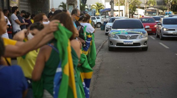 O presidente da rep&uacute;blica Jair Messias Bolsonaro se encontrou com empres&aacute;rios pernambucanos para discutir e expor suas ideias para o estado de Pernambuco.