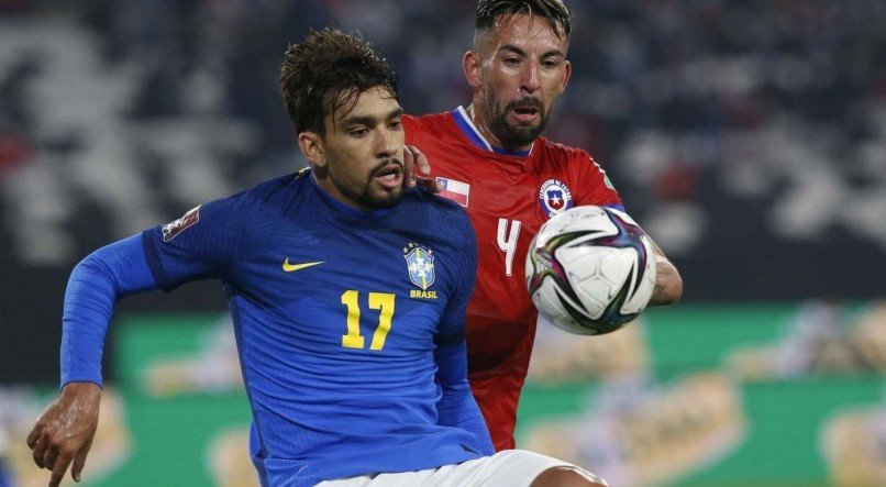 Brasil sofreu no primeiro tempo do jogo contra o Chile em Santiago