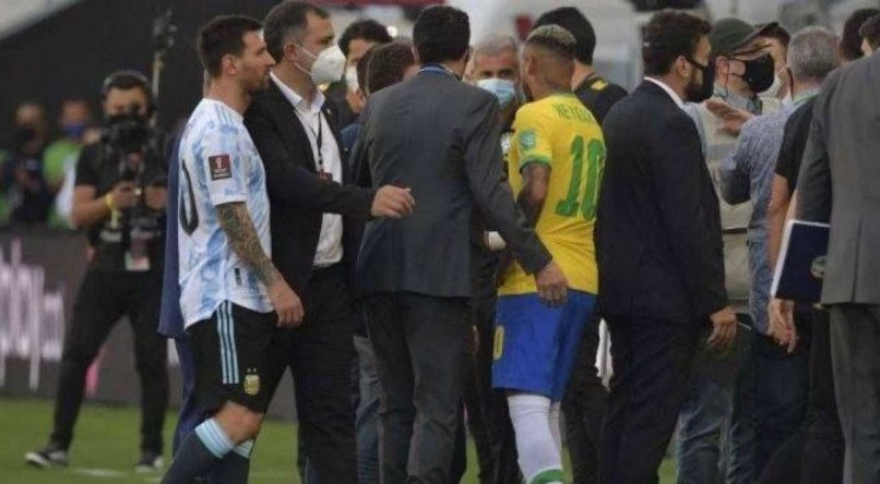 CRAQUES Neymar e Messi n&atilde;o se enfrentaram e ficram apenas na conversa