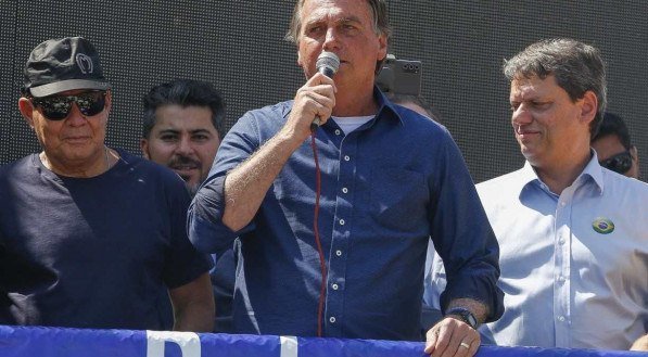 Para Bolsonaro, imagens aéreas de Brasília e SP consolidam sua percepção de apoio de toda população ao governo 