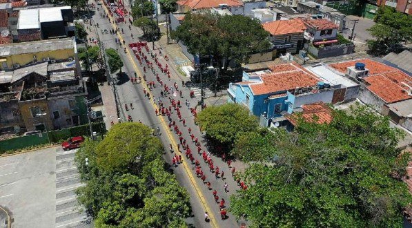 Imagens de Drone - Grito dos Exclu&iacute;dos protesta contra Bolsonaro no Recife, Manifesta&ccedil;&atilde;o percorreu Avenida Conde da Boa Vista e reuniu integrantes de movimentos sociais.  