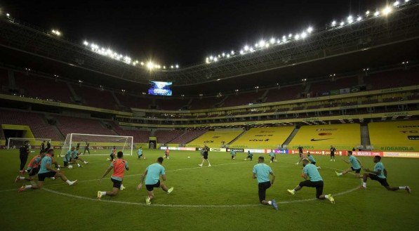 Treino da sele&ccedil;&atilde;o brasileira na Arena de Pernambuco