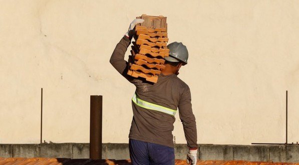 Construção ainda se vê ameaçada em função da retração do crédito mais barato disponível