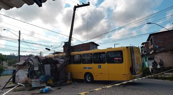 O acidente aconteceu em Paulista, no Grande Recife