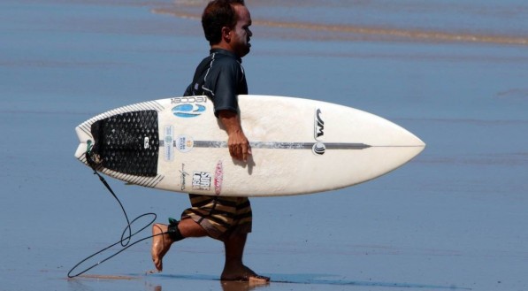 Pernambucano Roberto Pino &eacute; o atual campe&atilde;o mundial no Surf Adaptado