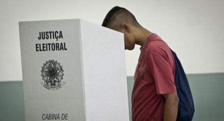 Barroso reafirma segurança de urnas eletrônicas durante testes no RJ