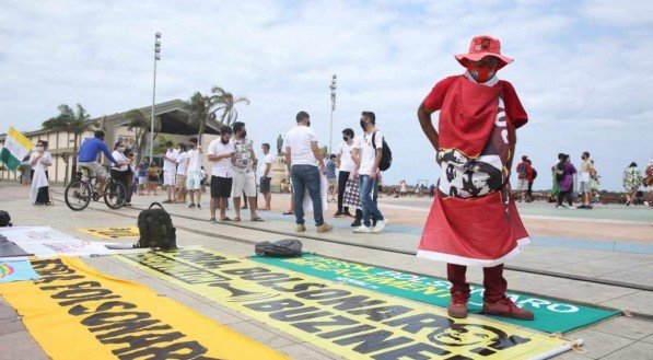 Manifesta&ccedil;&atilde;o teve concentra&ccedil;&atilde;o no Marco Zero do Recife, Centro da capital pernambucana