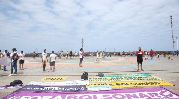 Manifesta&ccedil;&atilde;o teve concentra&ccedil;&atilde;o no Marco Zero do Recife, Centro da capital pernambucana