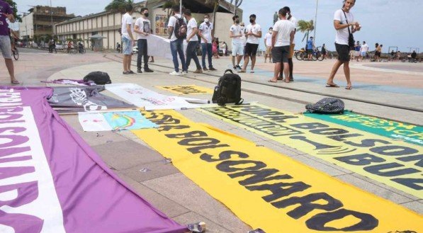 Manifesta&ccedil;&atilde;o teve concentra&ccedil;&atilde;o no Marco Zero do Recife, Centro da capital pernambucana