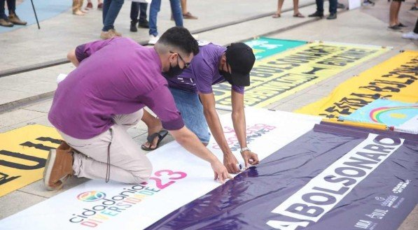 Manifesta&ccedil;&atilde;o teve concentra&ccedil;&atilde;o no Marco Zero do Recife, Centro da capital pernambucana