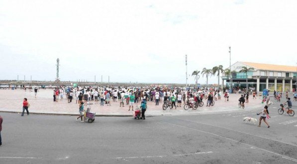 Manifesta&ccedil;&atilde;o teve concentra&ccedil;&atilde;o no Marco Zero do Recife, Centro da capital pernambucana