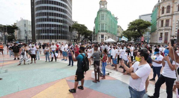 Manifesta&ccedil;&atilde;o teve concentra&ccedil;&atilde;o no Marco Zero do Recife, Centro da capital pernambucana