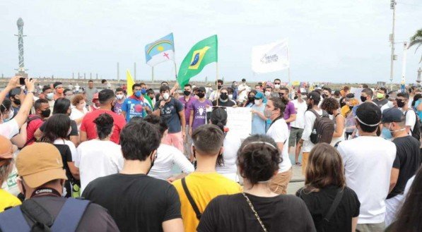 Manifesta&ccedil;&atilde;o teve concentra&ccedil;&atilde;o no Marco Zero do Recife, Centro da capital pernambucana