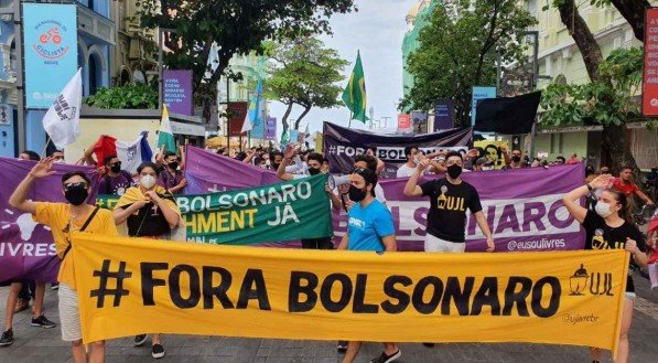 Manifesta&ccedil;&atilde;o teve concentra&ccedil;&atilde;o no Marco Zero do Recife, Centro da capital pernambucana