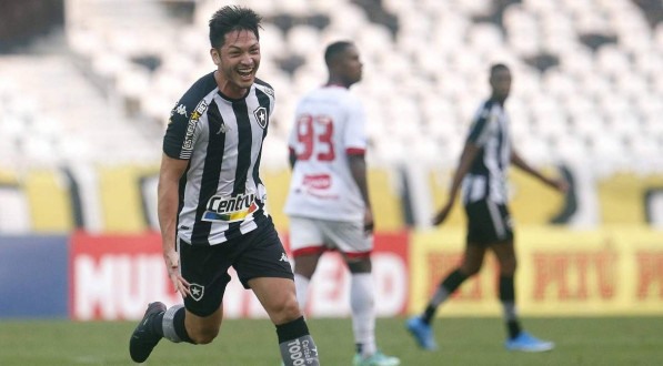 O PRIMEIO Lu&iacute;s Oyama marcou para o Botafogo. N&aacute;utico n&atilde;o passa por bom momento na Segundona