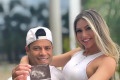 O jogador de futebol Hulk &eacute; casado com Camila Sousa