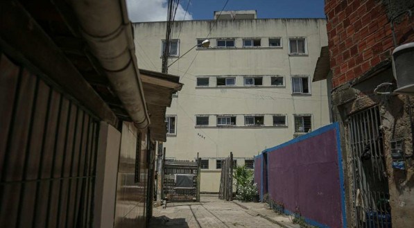 Comunidade da Vila Esperan&ccedil;a/Caboc&oacute;, no bairro do Monteiro, Zona Norte do Recife, teme desocupa&ccedil;&atilde;o na &aacute;rea