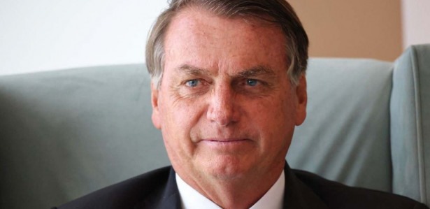 Ex-assessor de Bolsonaro é o 4º nome a apontar rachadinha em gabinetes do clã