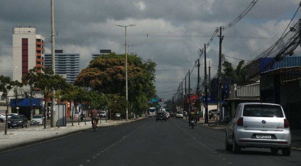 Avenida Caxangá, na Zona Oeste do Recife