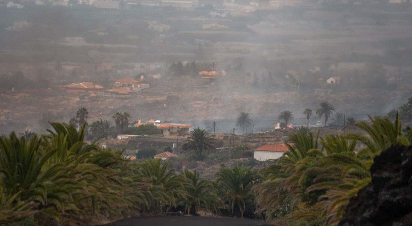 Fuma&ccedil;a vista de El Secadero, em Todoque