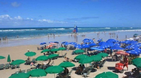Turistas pernambucanos se afogam na Praia do Francês, em Alagoas; um está desaparecido