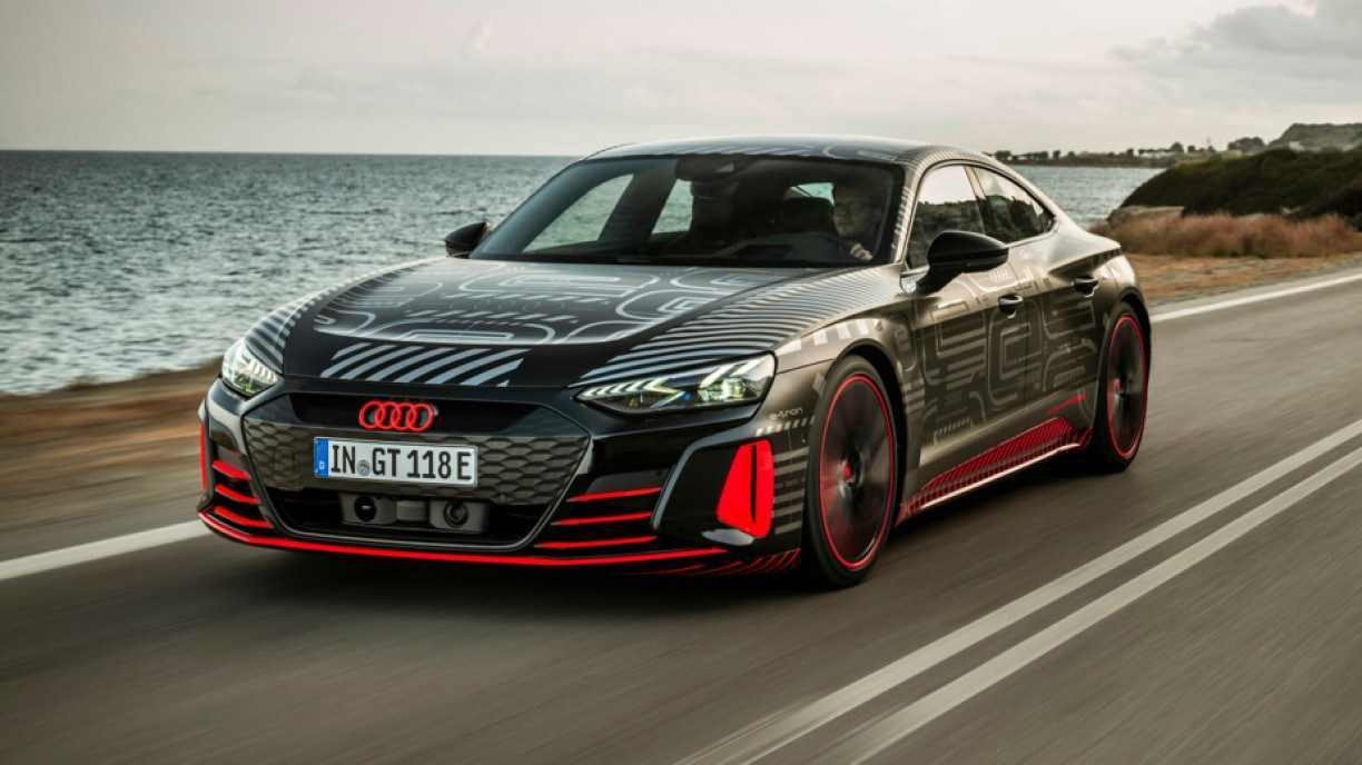 Audi inicia entregas de seu primeiro esportivo 100% elétrico em território brasileiro