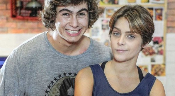 Atualmente, a TV Globo reprisa &quot;Malha&ccedil;&atilde;o: Sonhos&quot;, exibida em 2014 e protagonizada por  Isabella Santoni e Rafael Vitti.