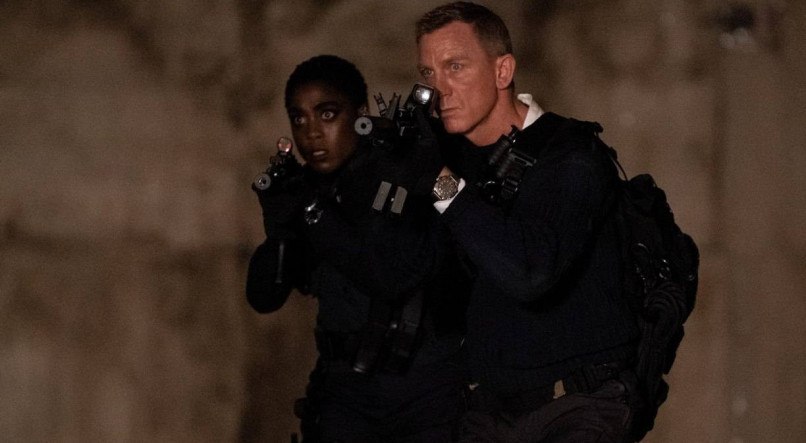 MISS&Atilde;O James Bond (Daniel Craig) precisa trabalhar ao lado da nova agente 007, Nomi (Lashana Lynch)