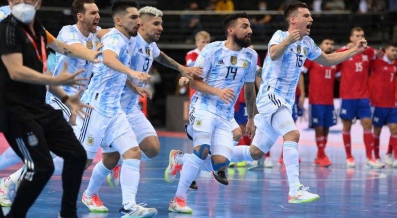 Argentina vence o Brasil e chega a final da Copa do Mundo de Futsal. 