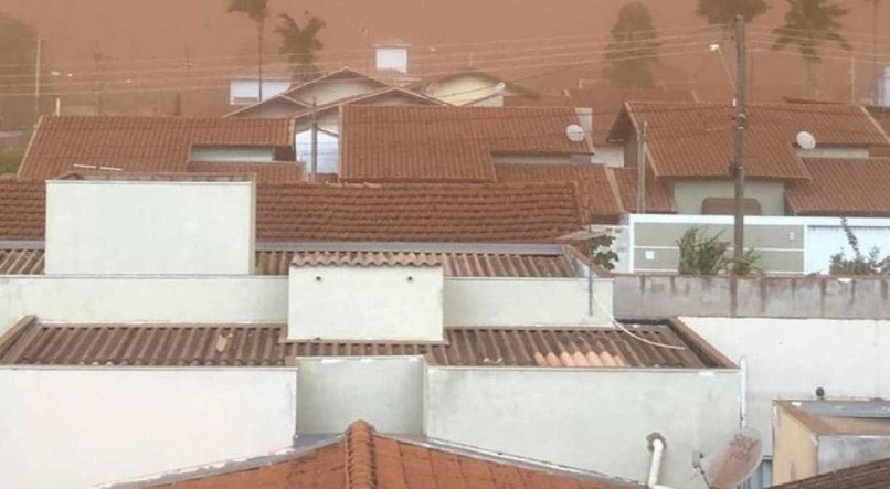 TEMPESTADE DE AREIA NO INTERIOR DE SÃO PAULO