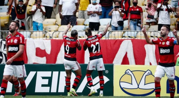 Flamengo luta para alcan&ccedil;ar o l&iacute;der Atl&eacute;tico Mineiro