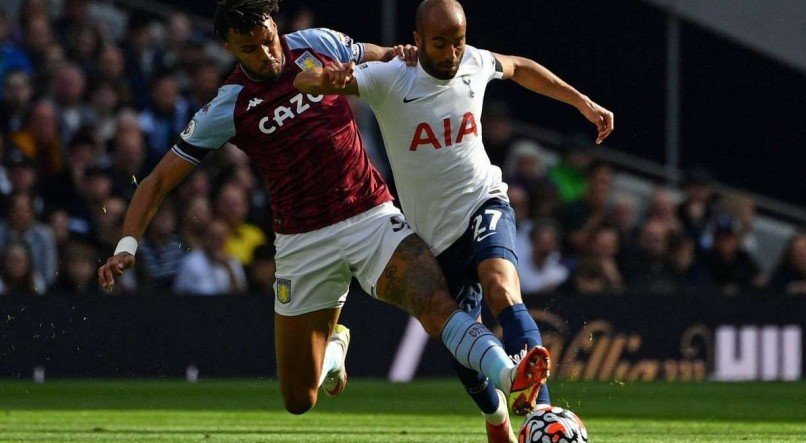 Lucas Moura (D) estava no Tottenham