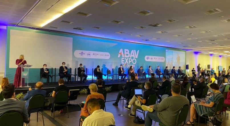 A a 48&ordf; edi&ccedil;&atilde;o da ABAV Expo &amp; Collab est&aacute; sendo realizada no Centro de Eventos do Cear&aacute;, em Fortaleza.