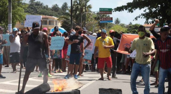 O protesto acontece em Olinda