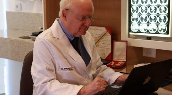 &quot;At&eacute; 15 dias ap&oacute;s o procedimento, come&ccedil;a-se a ver o resultado&quot;, esclarece o m&eacute;dico e cirurgi&atilde;o tor&aacute;cico M&aacute;rio Gesteira