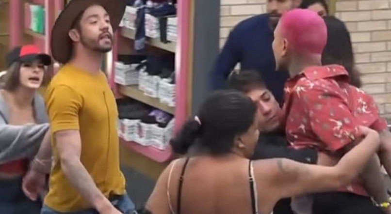 Dynho Alves e Rico Melquíades brigaram pós-eliminação